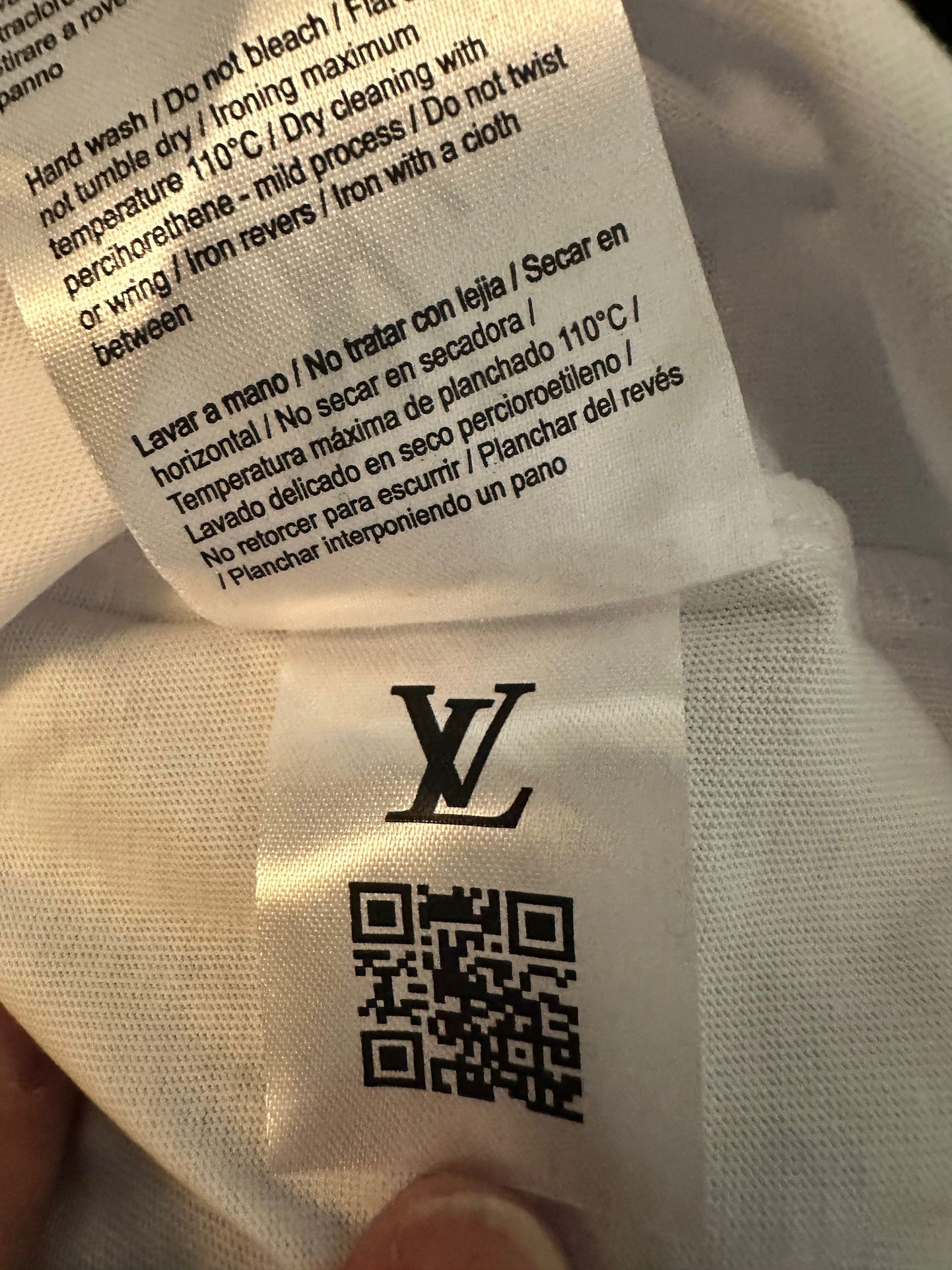 Louis Vuitton T-shirt for Sale in Miami, FL - OfferUp