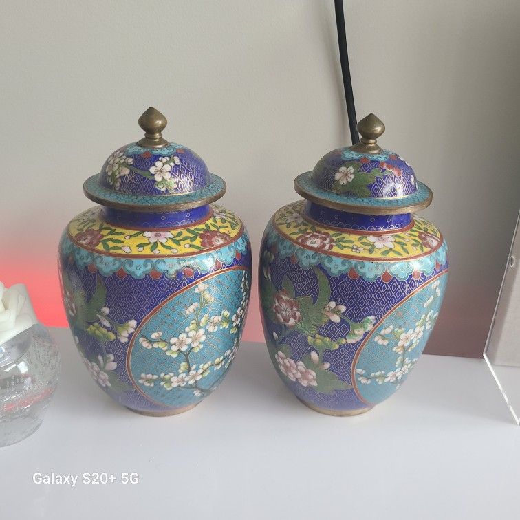 Very Old And Beautiful Matching Pair Of 19th/20th Century Chinese cloisonne cover jars, pair