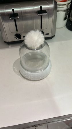 Pom Pom Hat Snow Globe 