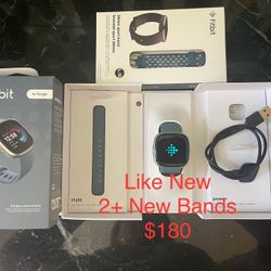 Fitbit Versa 4 Fitness Smartwatch + NEW Band