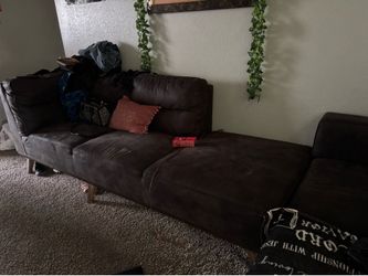 Sectional couches only had them for three months bottom for 300 letting them go for 125 firm price just needs to touchup don’t have them together, but