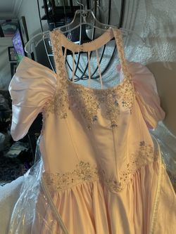 QUINCEAÑERA DRESS BRAND NEW/ PLUS SIZE 18/20 WITH MATCHING HELLO KITTY