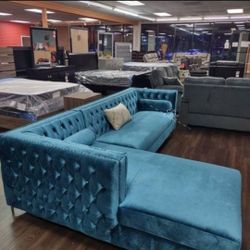 BellaireGrey Upholstered Storage Chaise Sectional Sofa
Coaster$20 Down Payment and delivery available 