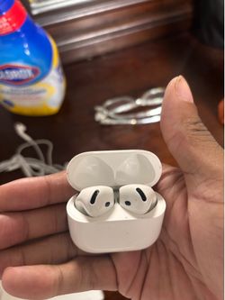 AirPod 4s