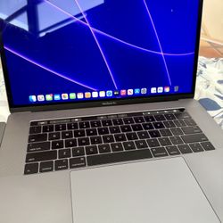 2016 MacBook Pro (15 Inch)