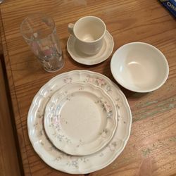 Pfaltzgraff Everyday Dinner Dishes