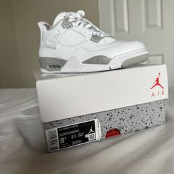 Jordan 4s Oreos Size 8.5