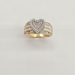 10kt Real Gold Heart Shaped Ring Size 7.75