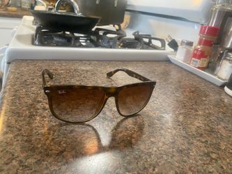 Ray ban