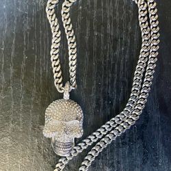 Skull Pendant/ Cuban Link Necklace 