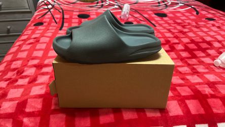 Yeezy slides Cheap