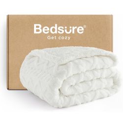 Bedsure Gentlesoft Sherpa Fleece Throw Blanket for Couch - Fluffy & Cozy Cable Jacquard Tufted Throw for Women Gift, Thick and Warm Christmas Blanket 