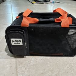 New pet carrier for cat or small dog by Pidipiti. 17”W x 7.5”H 