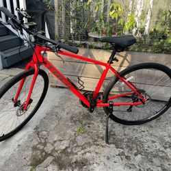 Like New!!! Trek hybrid bike. Medium Frame