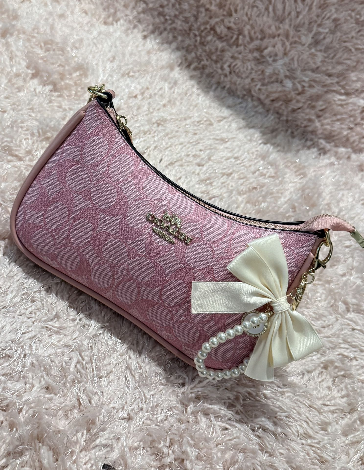 Pink Coach Teri 💓
