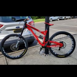 DIAMONDBACK DB8 DOWNHILL MOUNTAIN BIKE 