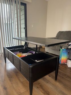 Living Spaces Wood Lift Coffee Table