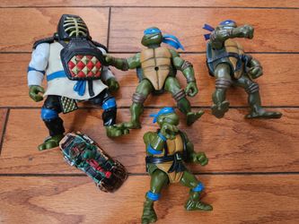 Set Of Vintage Teenage Mutant Ninja Turtle Toys