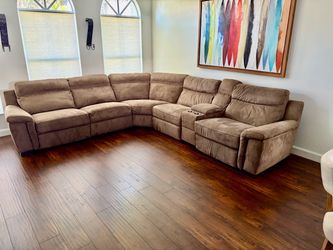 Large Power  Reclining Sectional - Everything works perfectly!