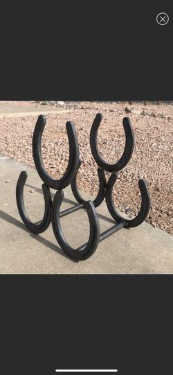 HORSESHOE WINE RACK!!
