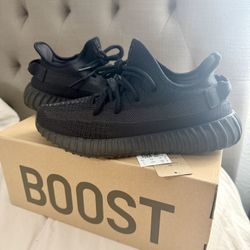 YEEZY BOOST 350 V2