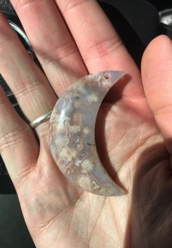 Flower agate moon pendant