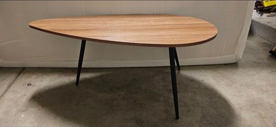 WOODEN COFFEE TABLE