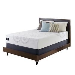 BRAND NEW IN PLASTIC~ SERTA PERFECT SLEEPER KING MATTRESS & BOX SPRING SET