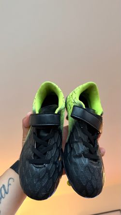 Soccer Cleats Black/Neon Green 1.5 Big Kids
