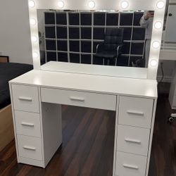 Vanity - 7 Drawers , 3 Color Modes
