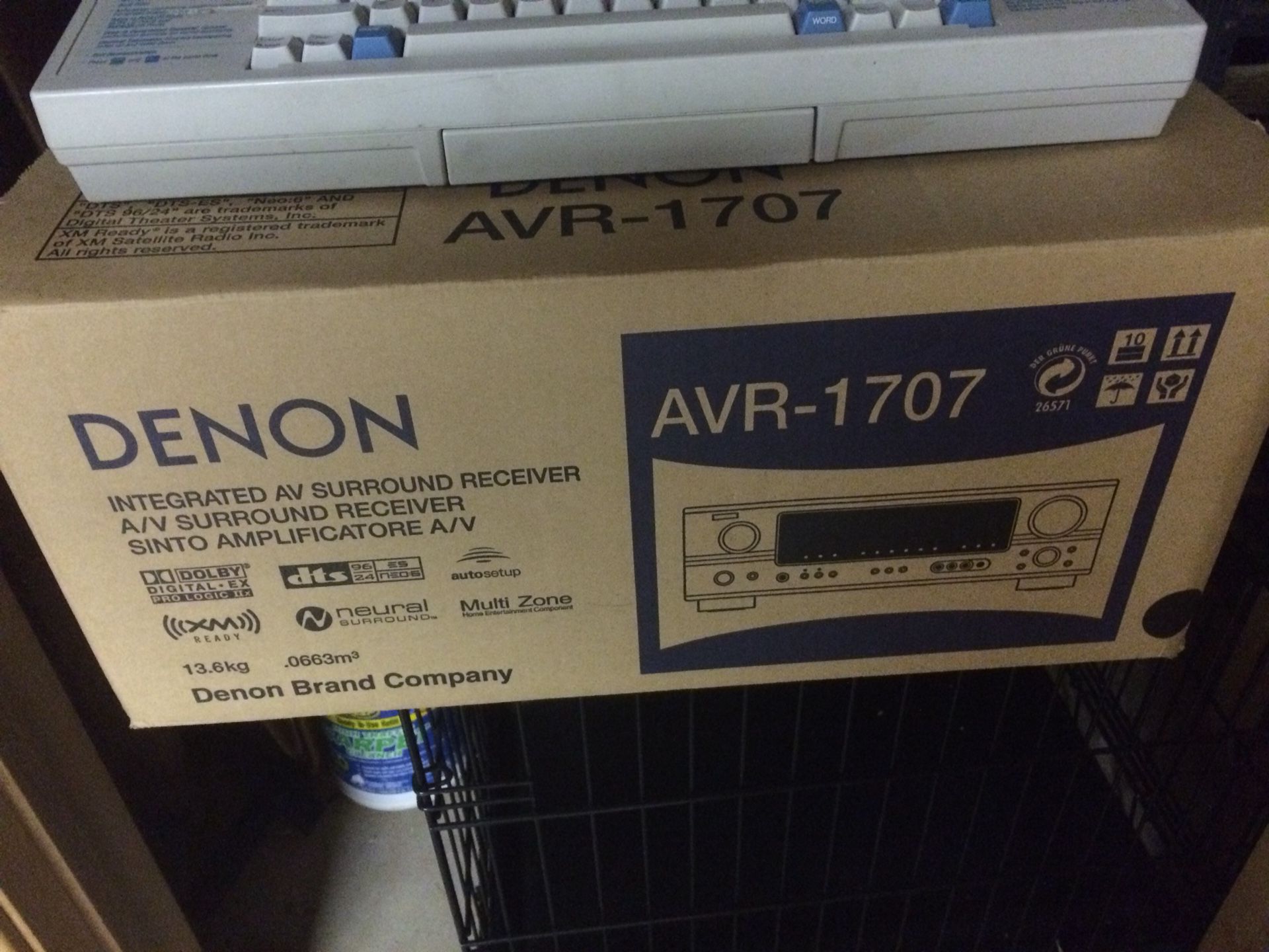 SELLING: ALMOST NEW DENON AVR-1707 SURROUND SOUND AUDIO RECEIVER 7.1 CHANNELS
