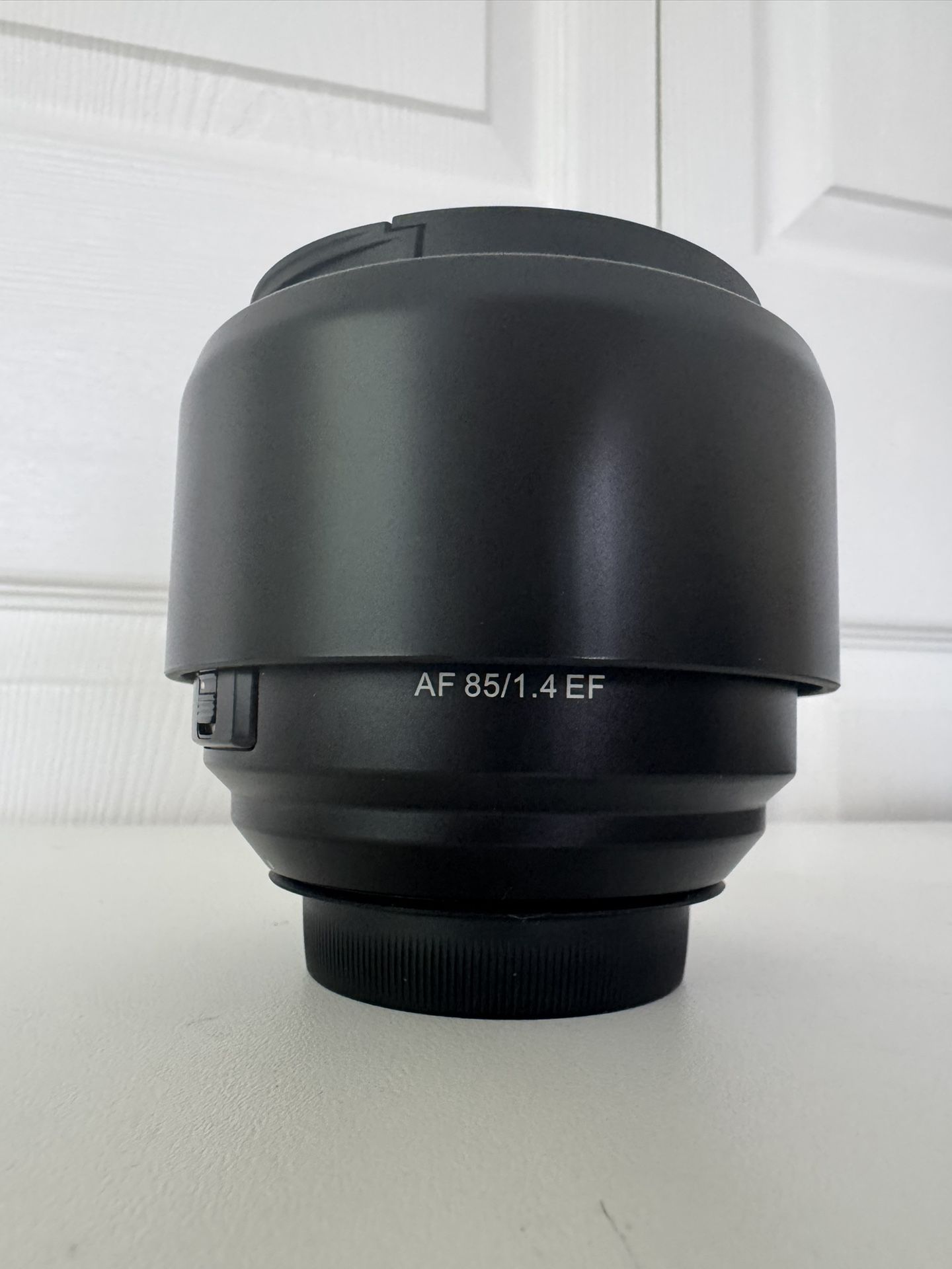 Samyang 85 mm F1.4 Lens