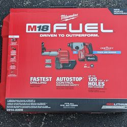 Milwaukee M18 FUEL 1 Inch SDS Plus Rotary Hammer Kit With Dust Extractor 