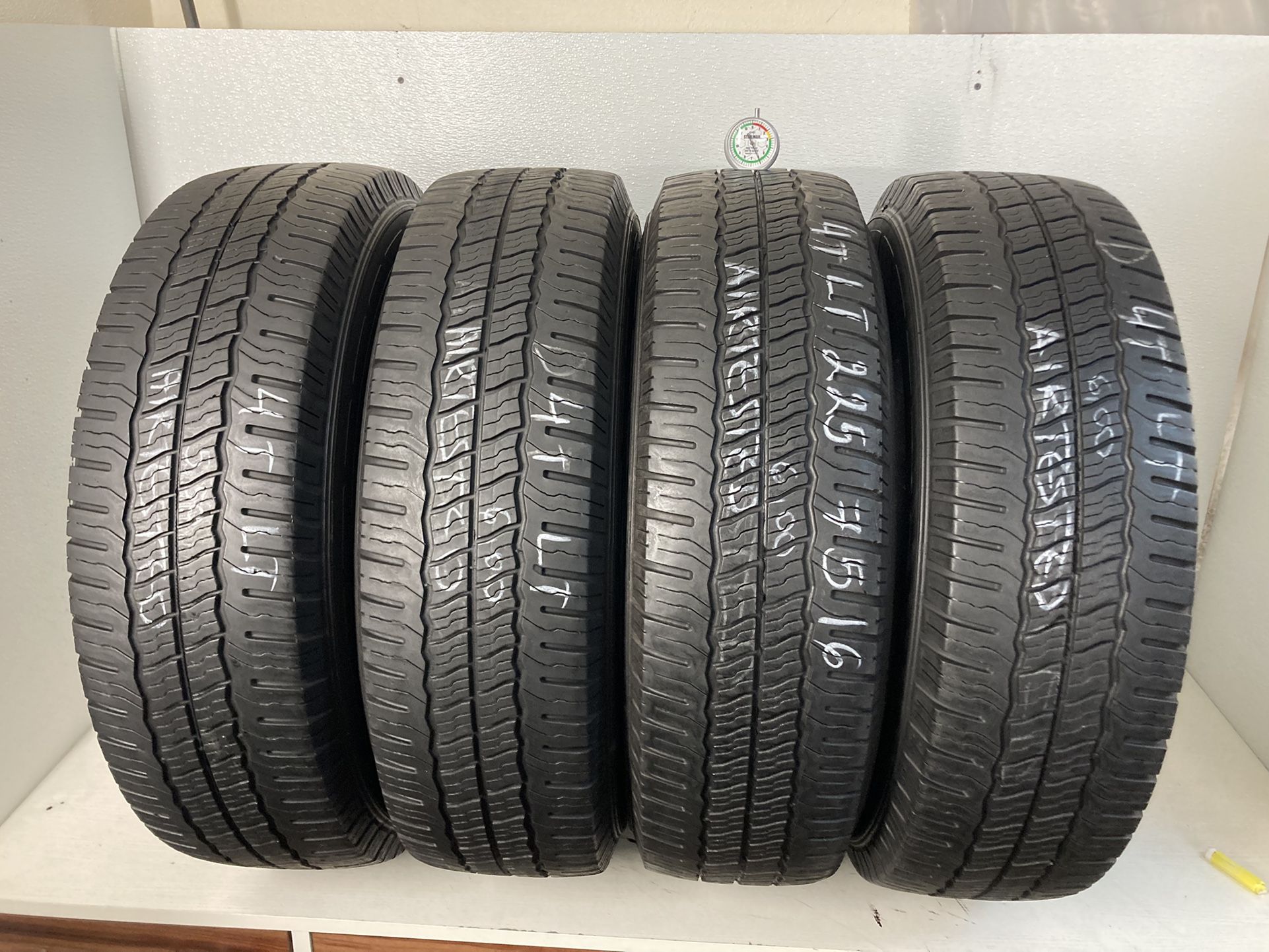 Set 4 Tires Lt 225 75 16 Michelin Agilis Crossclimate No Repairs