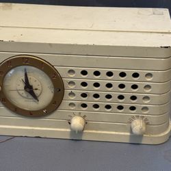 Tube Radio  1946 Premier Telechron Model 8H59 Musalarm Radio-Clock (Asis)