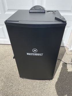 Masterbuilt Smoker