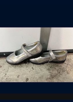 Zapatos Para Niñas Talla 5 Nuevos $10