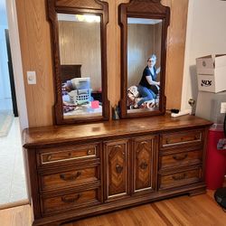 Dresser With Mirrors Attached