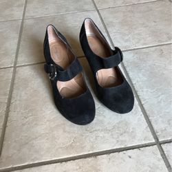 Black Shoes, used few times, size 7