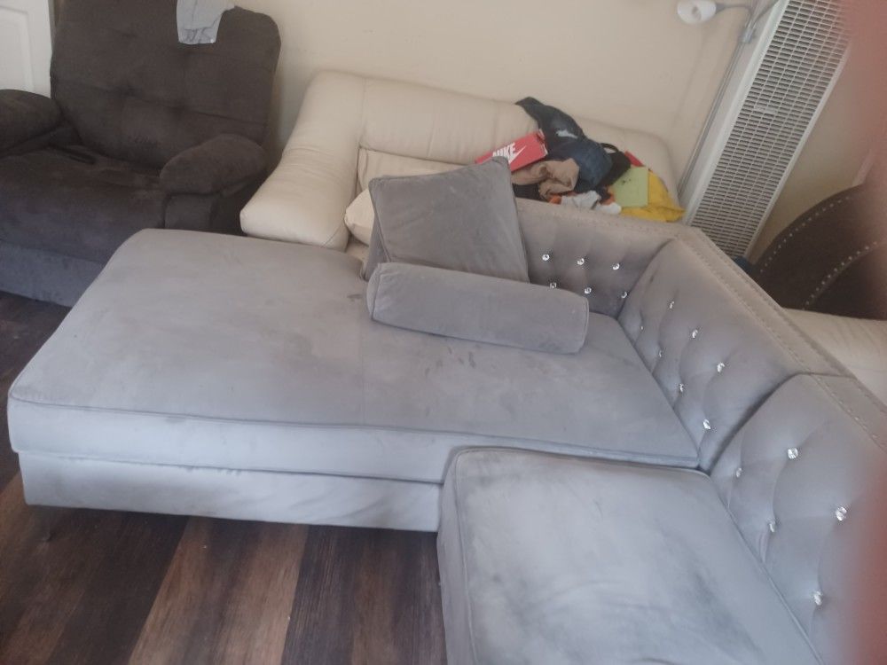 Gray With Diamonds 💎 Sectional With Hideaway