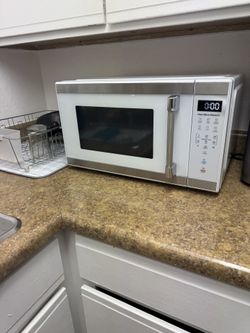 Microwave-Hamilton Beach NEW NEW