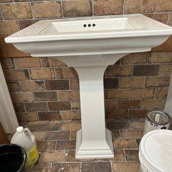 Kohler Memoirs Stately 20.5 Inches Pedestal Sink