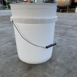 5 Gallon Plastic Buckets Food Grade NO LIDS