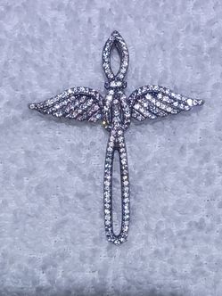 925 sterling silver cross in excellent condition CZ stones $75