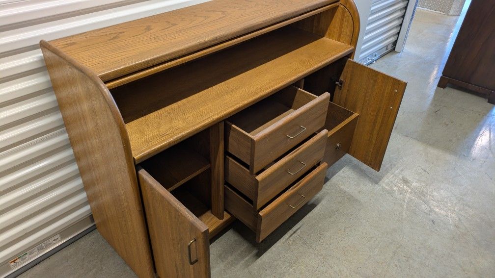 Vintage Oak Roll Top Desk. Free Delivery π