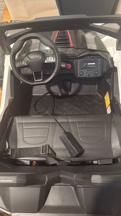 Carro de juguete eléctrico