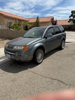 Saturn Vue SUV Gray
