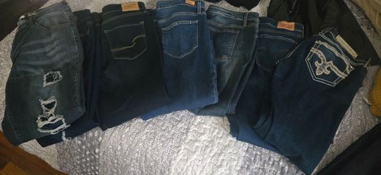 7 pairs of Jeans