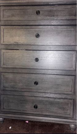 DRESSER