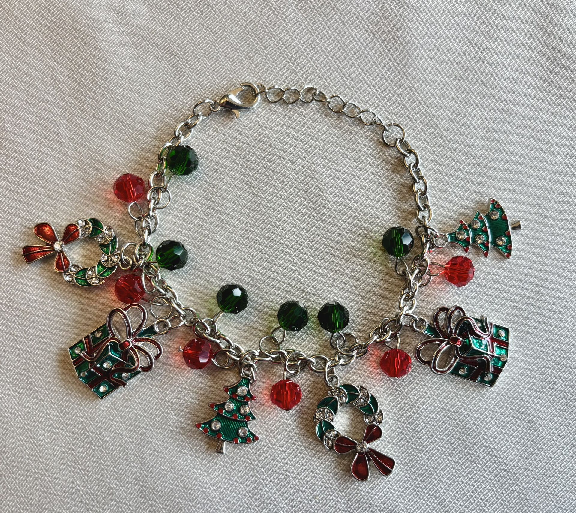 Brand New Festive Austrian Crystal Christmas Bracelet